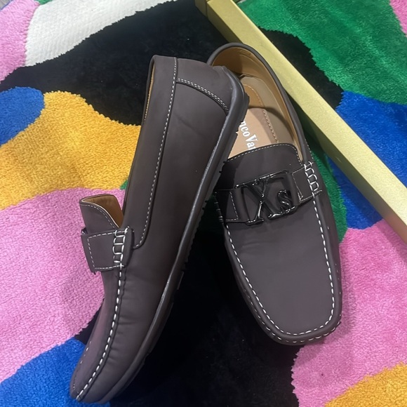 Gently used shoes loafers for men 100% authentic looks like new - Picture 3 of 8